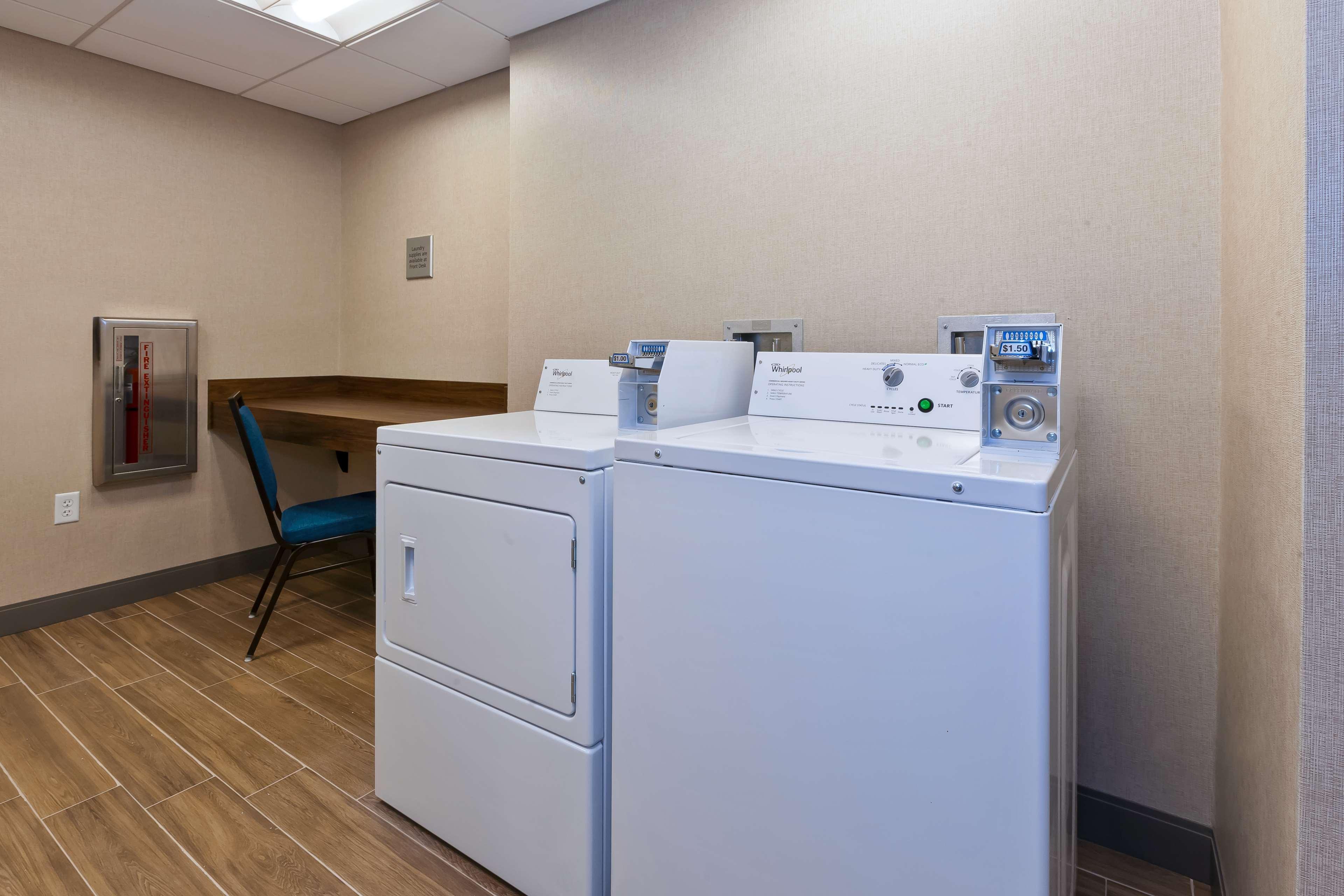 Hampton Inn Cape Cod Canal Борн Екстериор снимка
