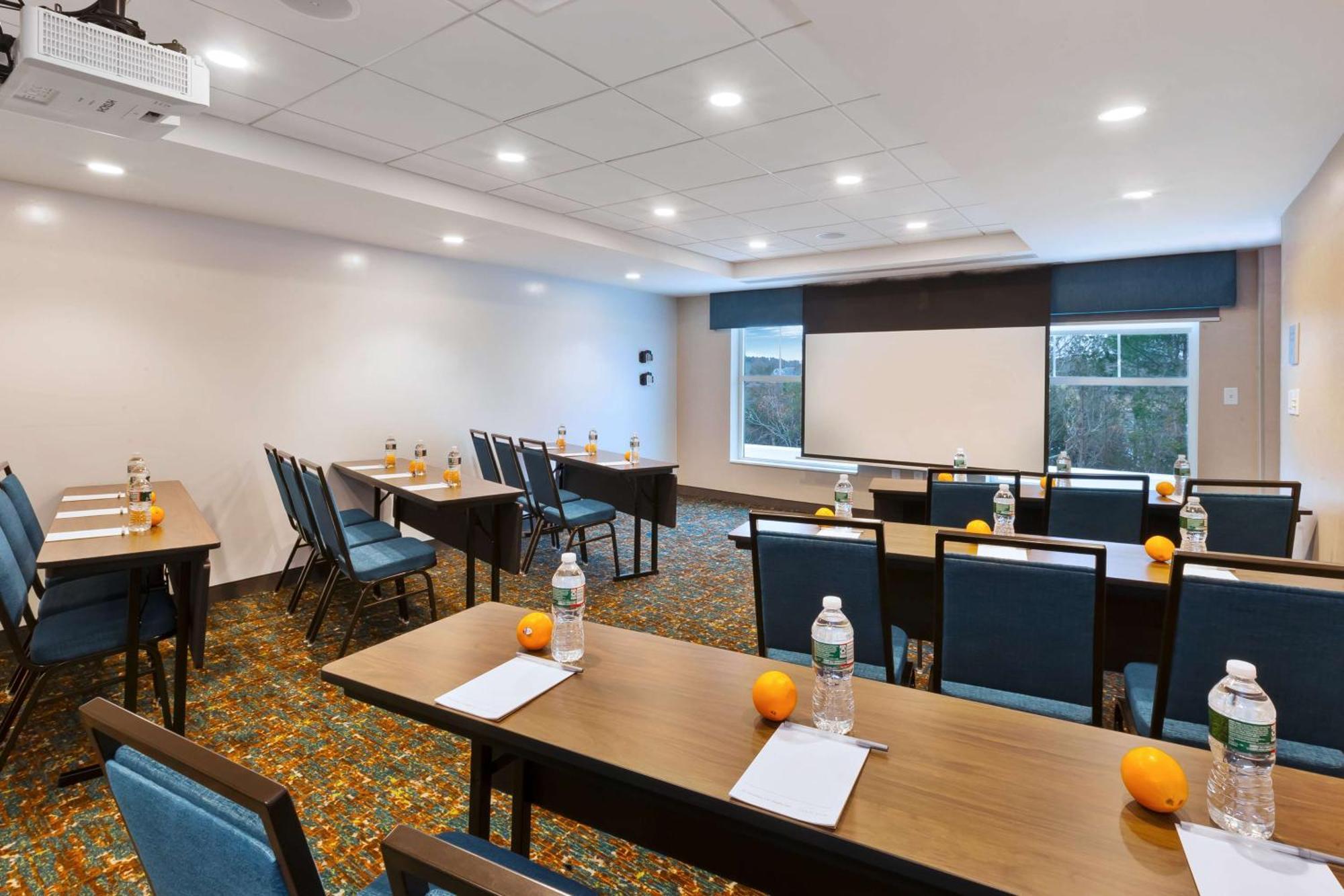 Hampton Inn Cape Cod Canal Борн Екстериор снимка