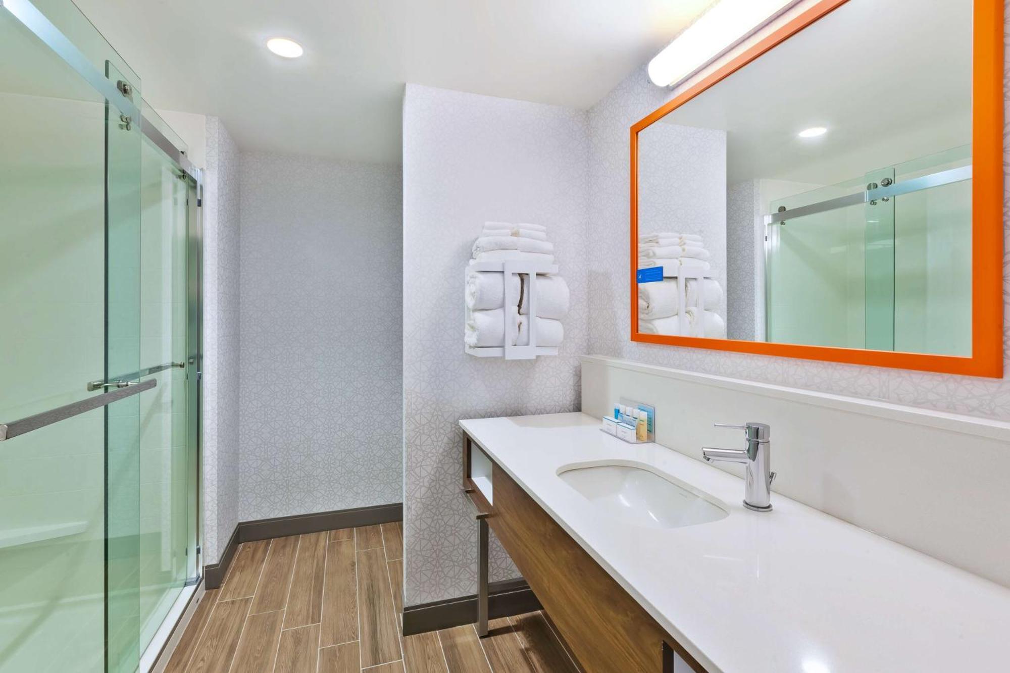 Hampton Inn Cape Cod Canal Борн Екстериор снимка